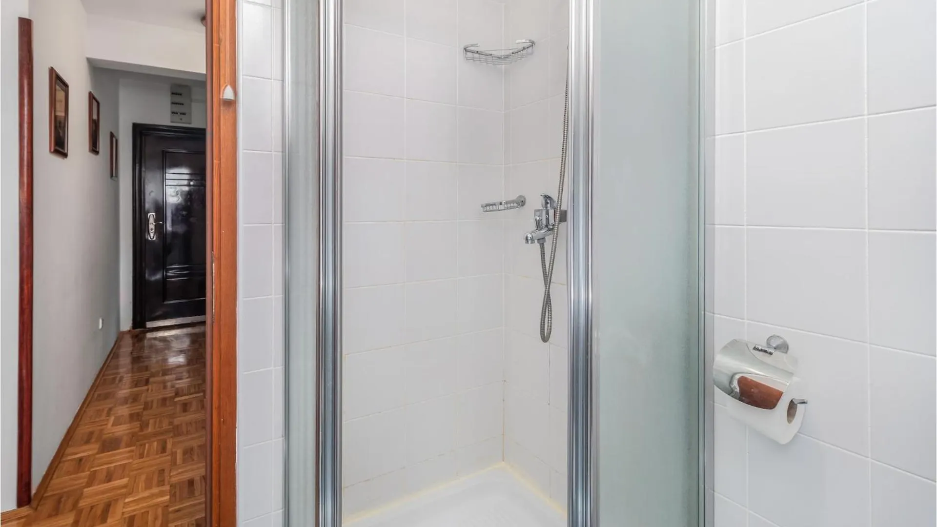 Stunning Apartment In Crikvenica With Kitchen 0*,